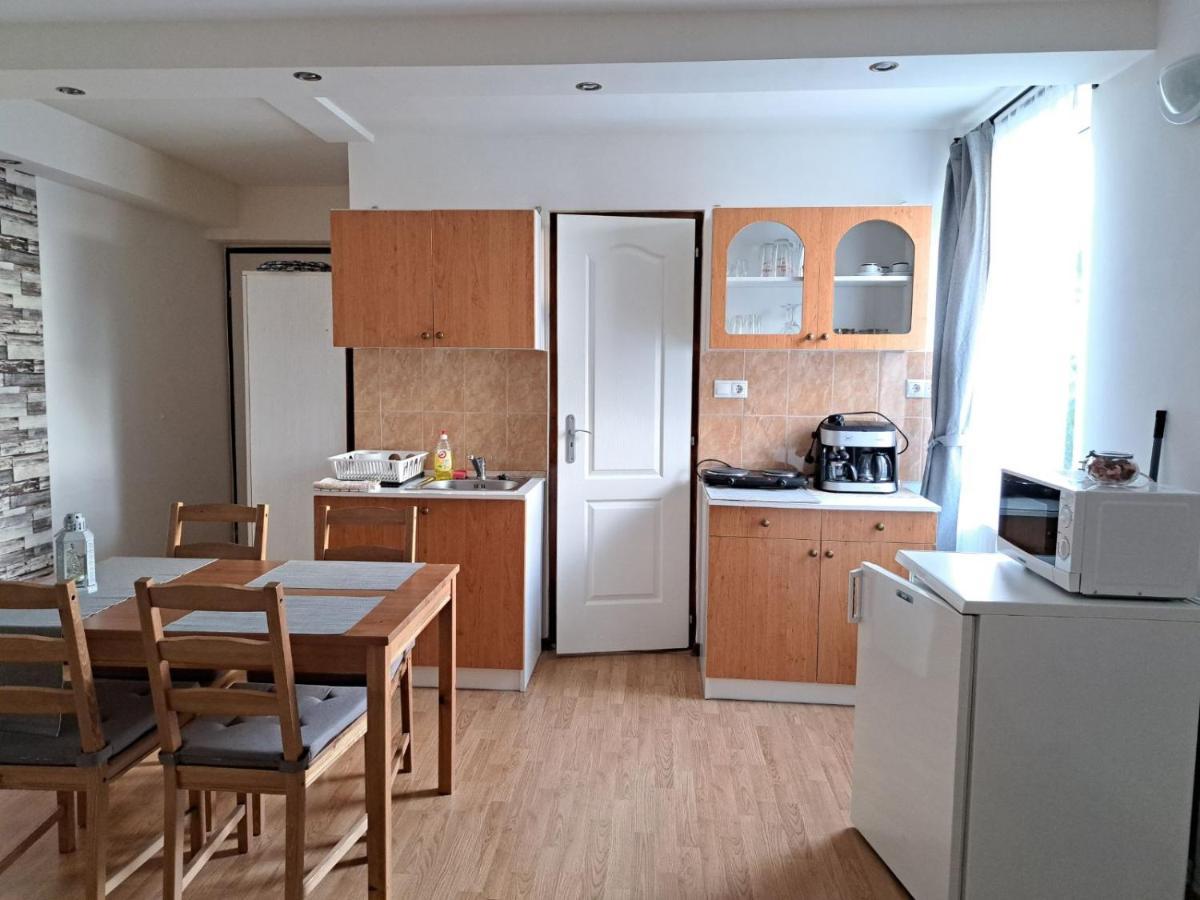 Nefelejcs Vendeghaz Otel Balatonkenese Dış mekan fotoğraf